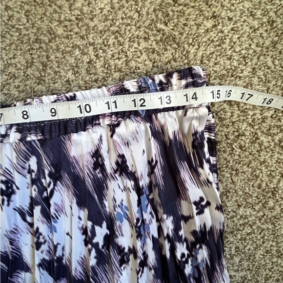 🦋 Time and Tru White Purple Blue Pleated Midi Skirt Medium - Picture 4 of 5